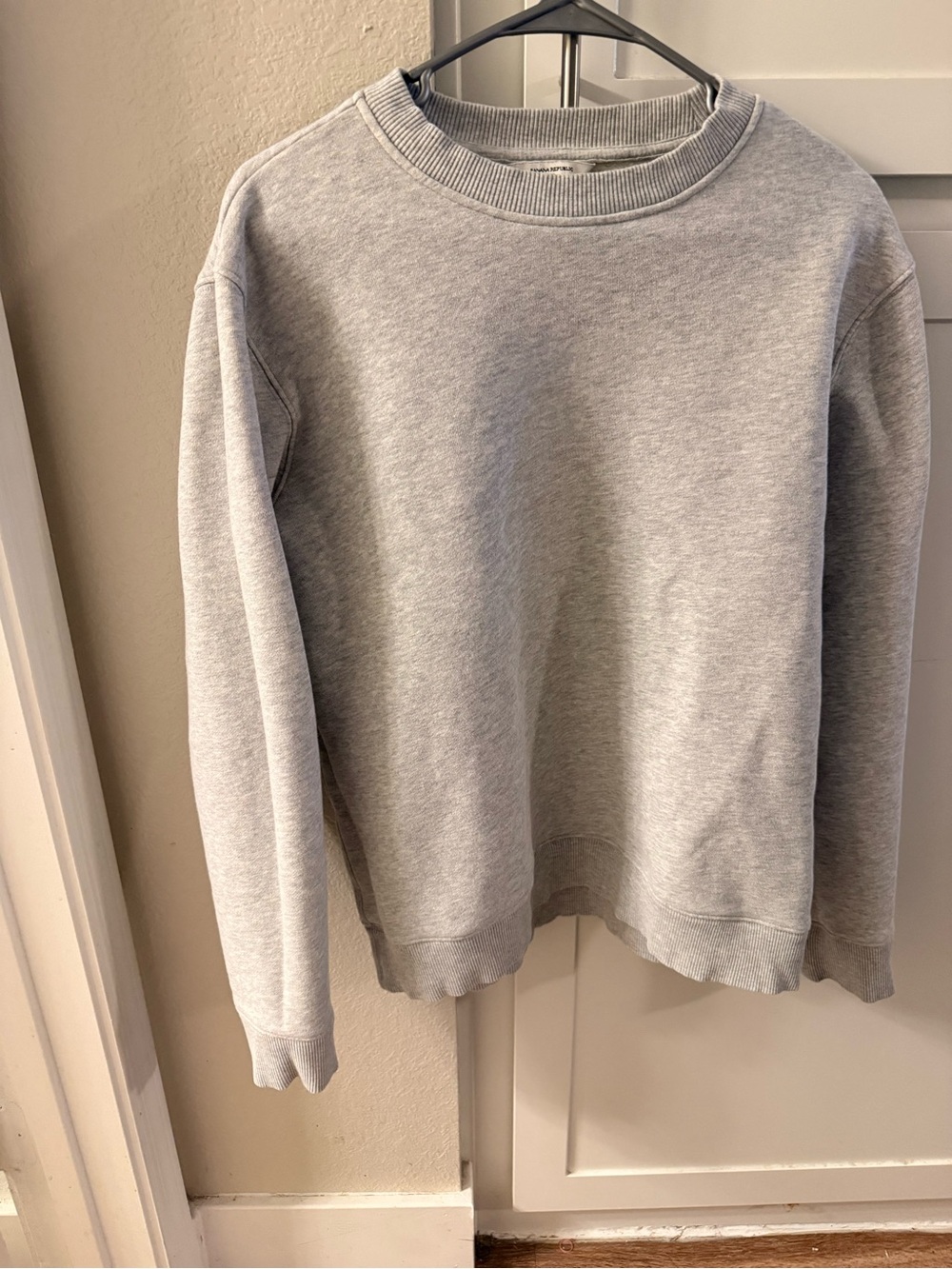 Banana Republic Light Gray Crewneck Sweatshirt